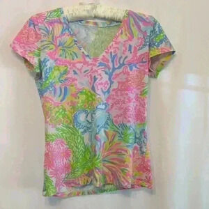 Lilly Pulitzer V neck top.  Classic Lilly pink/blue/green.  EUC. Size S